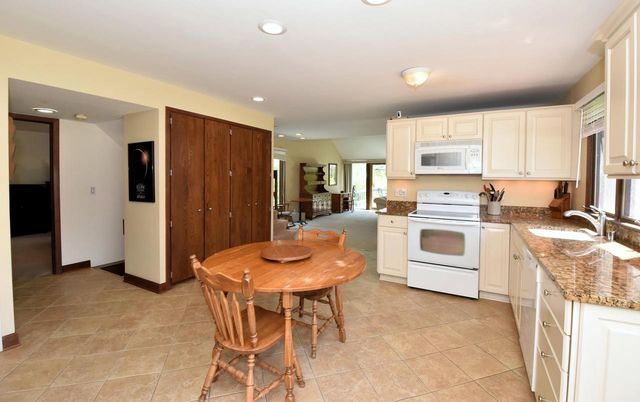 104 Woodfield COURT, Racine, WI 53402