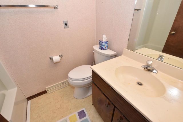 104 Woodfield COURT, Racine, WI 53402