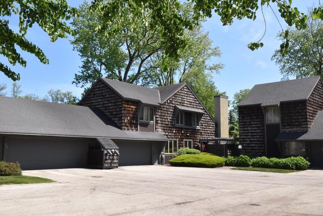 104 Woodfield COURT, Racine, WI 53402