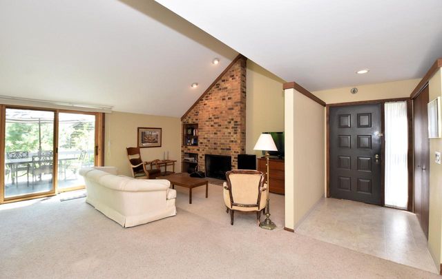 104 Woodfield COURT, Racine, WI 53402