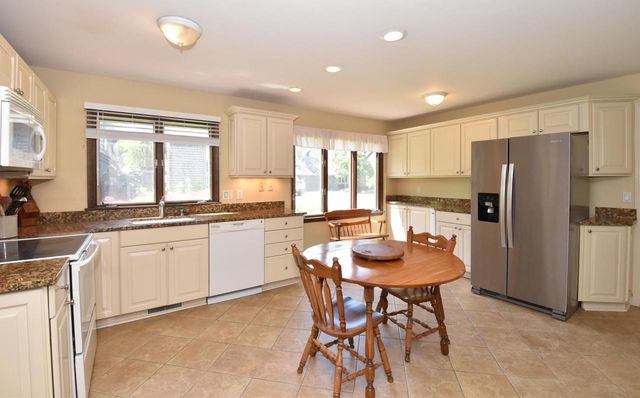 104 Woodfield COURT, Racine, WI 53402