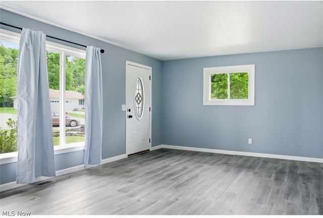 1104 Gary Avenue, Girard, OH 44420