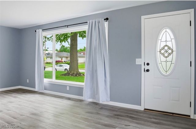 1104 Gary Avenue, Girard, OH 44420