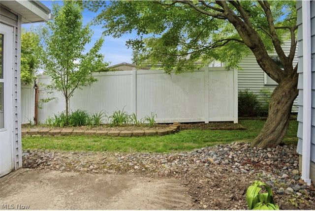 1104 Gary Avenue, Girard, OH 44420