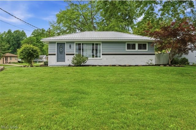 1104 Gary Avenue, Girard, OH 44420
