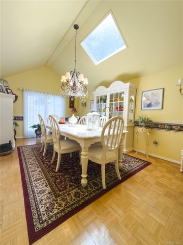 2 Irvington Street, Valley Stream, NY 11581