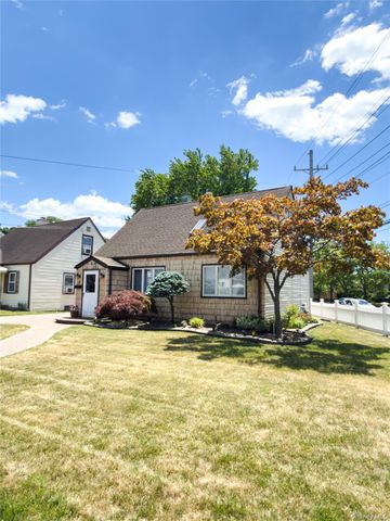 2 Irvington Street, Valley Stream, NY 11581