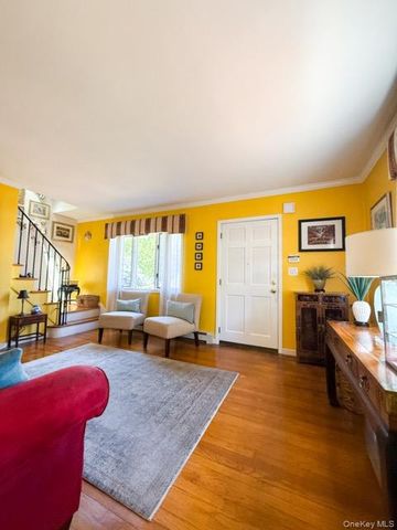 2 Irvington Street, Valley Stream, NY 11581