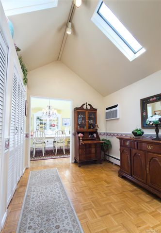 2 Irvington Street, Valley Stream, NY 11581