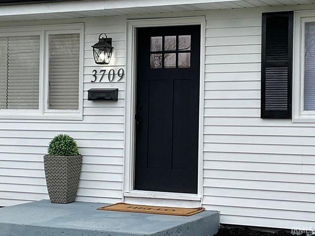 3709 Ardmore Trail, South Bend, IN 46628