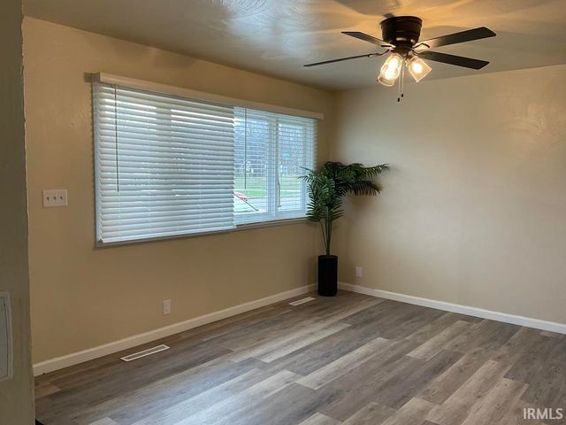 3709 Ardmore Trail, South Bend, IN 46628
