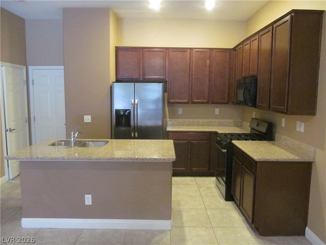 7560 Nicklin Street, Las Vegas, NV 89143