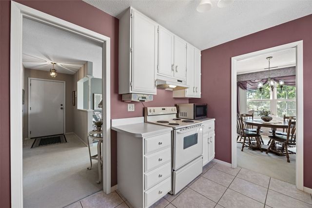 4019 Lexington Drive NE D, Cedar Rapids, IA 52402