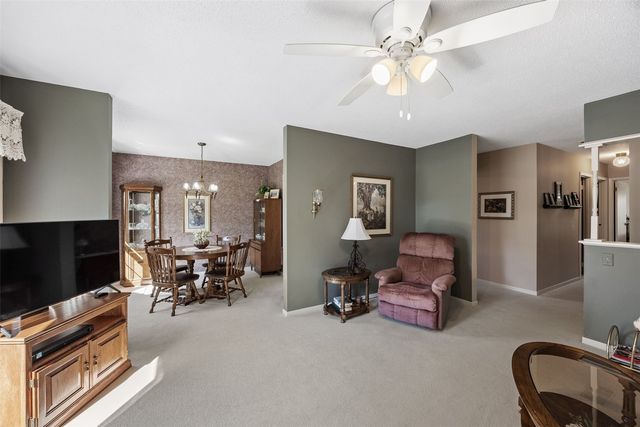 4019 Lexington Drive NE D, Cedar Rapids, IA 52402