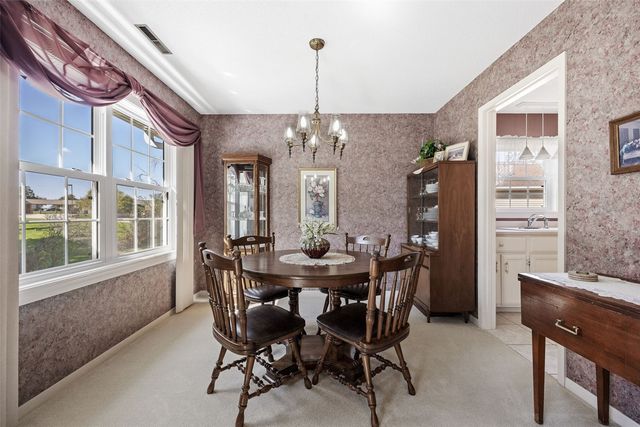 4019 Lexington Drive NE D, Cedar Rapids, IA 52402