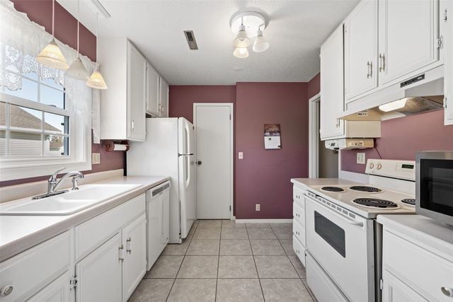 4019 Lexington Drive NE D, Cedar Rapids, IA 52402