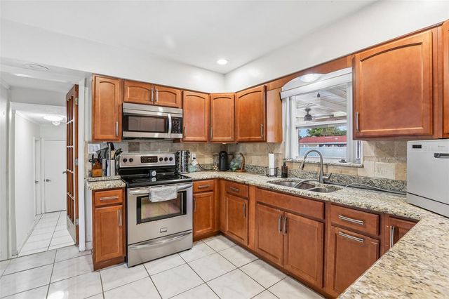 2709 49TH STREET N, St Petersburg, FL 33710