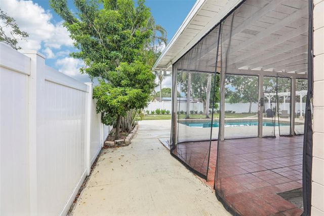 2709 49TH STREET N, St Petersburg, FL 33710