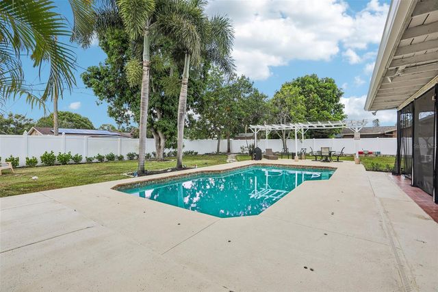 2709 49TH STREET N, St Petersburg, FL 33710