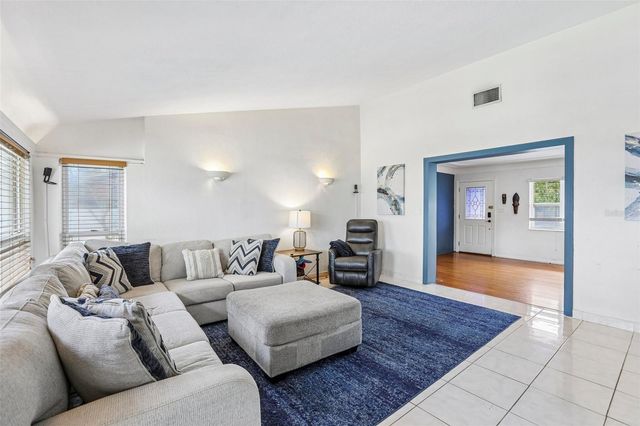 2709 49TH STREET N, St Petersburg, FL 33710