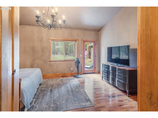 15784 LAVA Dr, La Pine, OR 97739