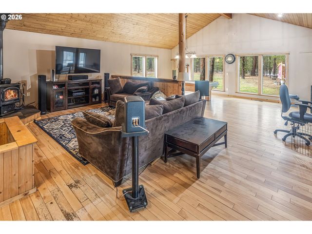 15784 LAVA Dr, La Pine, OR 97739
