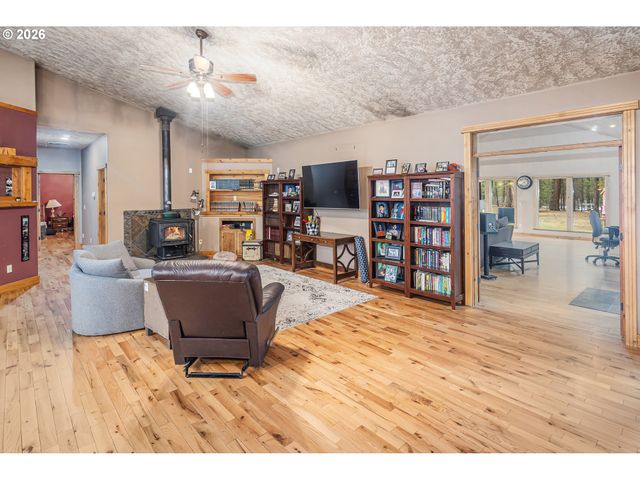 15784 LAVA Dr, La Pine, OR 97739