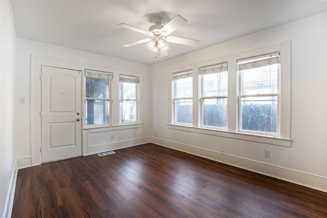 415 N Winnetka Avenue, Dallas, TX 75208