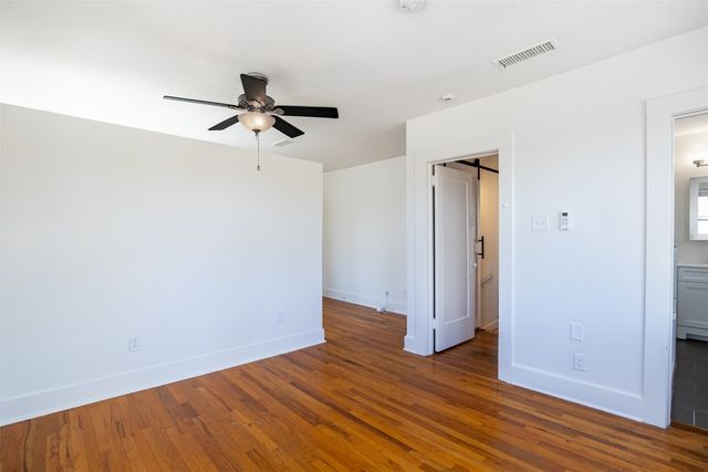 415 N Winnetka Avenue, Dallas, TX 75208