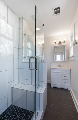 415 N Winnetka Avenue, Dallas, TX 75208