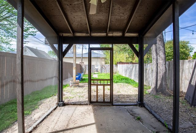 415 N Winnetka Avenue, Dallas, TX 75208