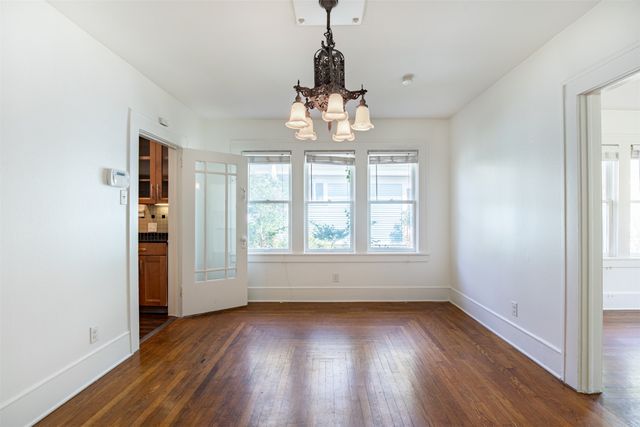 415 N Winnetka Avenue, Dallas, TX 75208