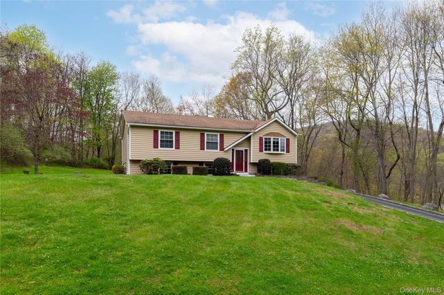 25 Boswell Road, Putnam Valley, NY 10579