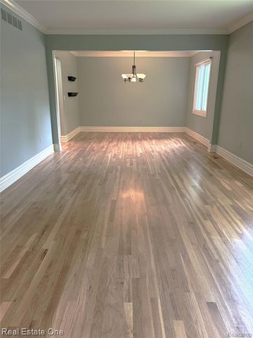 30882 Oak Valley Drive, Farmington Hills, MI 48331