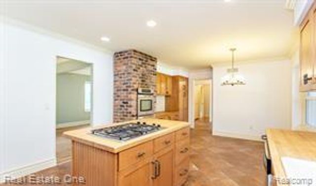 30882 Oak Valley Drive, Farmington Hills, MI 48331