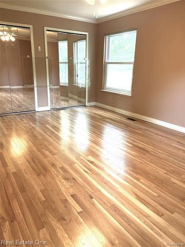 30882 Oak Valley Drive, Farmington Hills, MI 48331