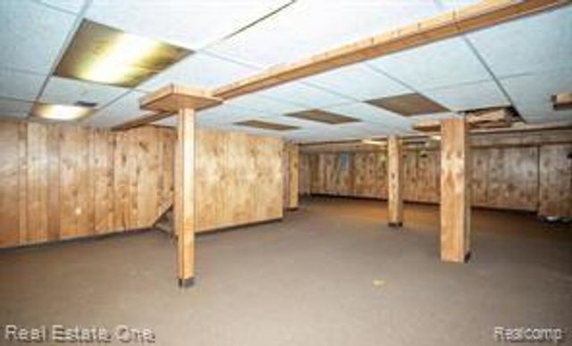 30882 Oak Valley Drive, Farmington Hills, MI 48331