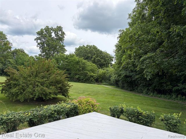 30882 Oak Valley Drive, Farmington Hills, MI 48331
