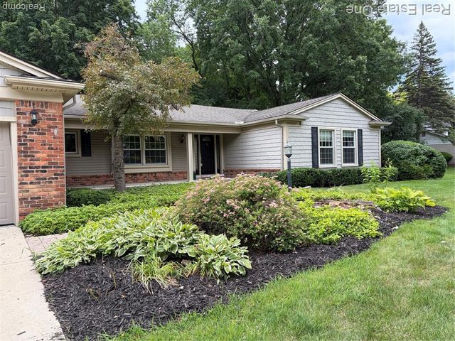 30882 Oak Valley Drive, Farmington Hills, MI 48331