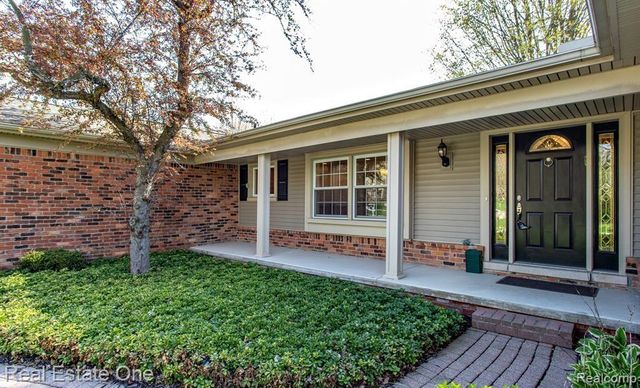 30882 Oak Valley Drive, Farmington Hills, MI 48331