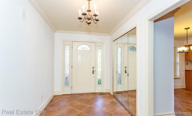 30882 Oak Valley Drive, Farmington Hills, MI 48331