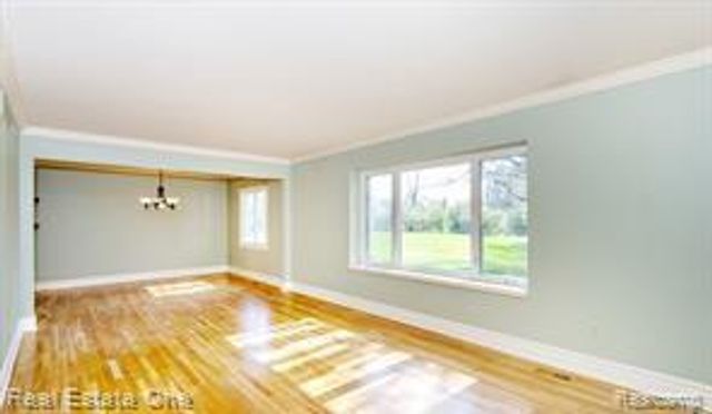 30882 Oak Valley Drive, Farmington Hills, MI 48331