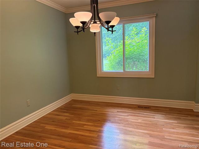 30882 Oak Valley Drive, Farmington Hills, MI 48331