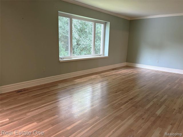 30882 Oak Valley Drive, Farmington Hills, MI 48331