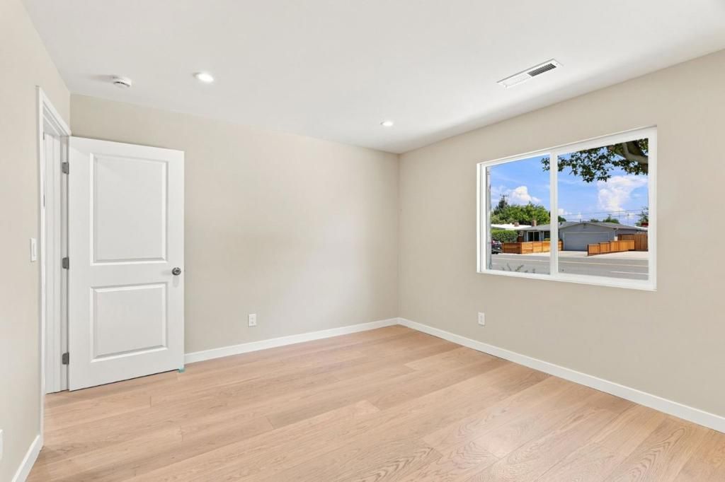 Image 15 of property listing at 1150 Kiely Boulevard, Santa Clara, CA 95051