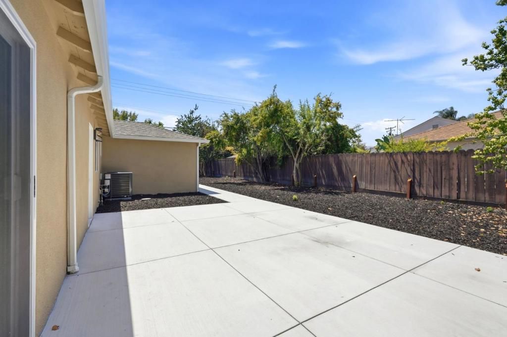 Image 23 of property listing at 1150 Kiely Boulevard, Santa Clara, CA 95051