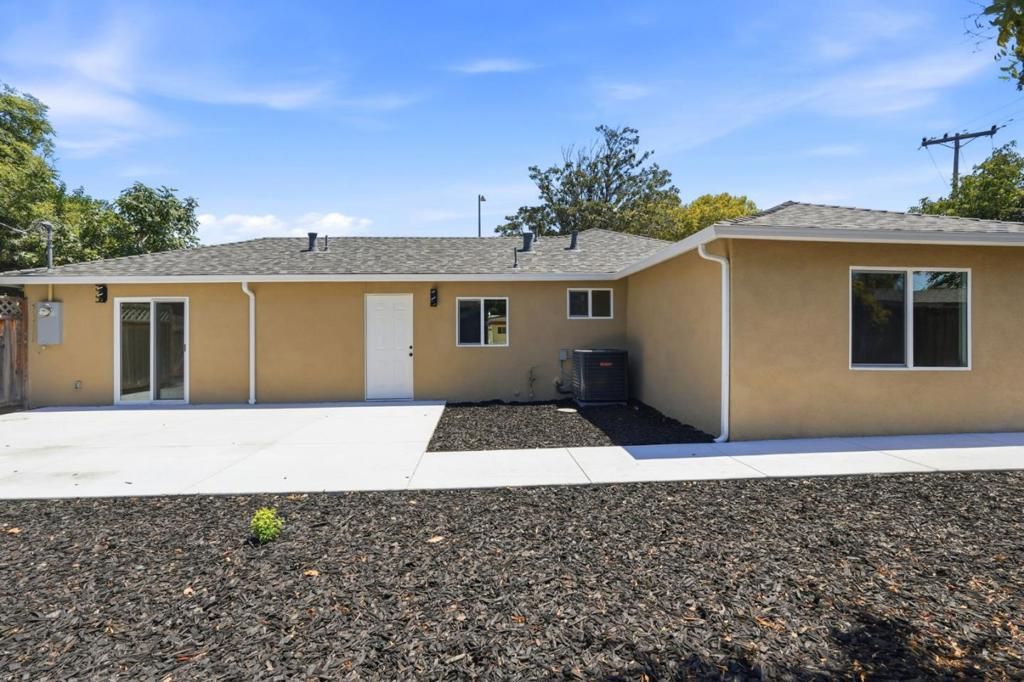 Image 24 of property listing at 1150 Kiely Boulevard, Santa Clara, CA 95051