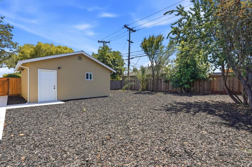Image 25 of property listing at 1150 Kiely Boulevard, Santa Clara, CA 95051