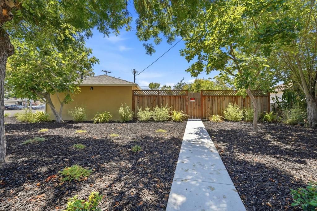 Image 29 of property listing at 1150 Kiely Boulevard, Santa Clara, CA 95051