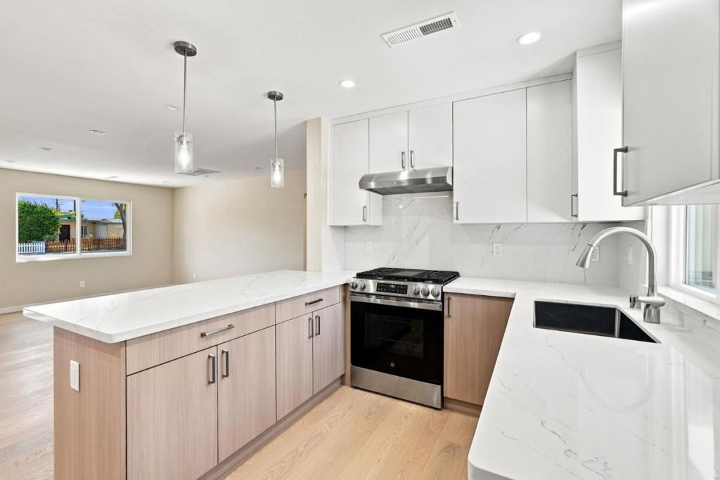 Image 9 of property listing at 1150 Kiely Boulevard, Santa Clara, CA 95051